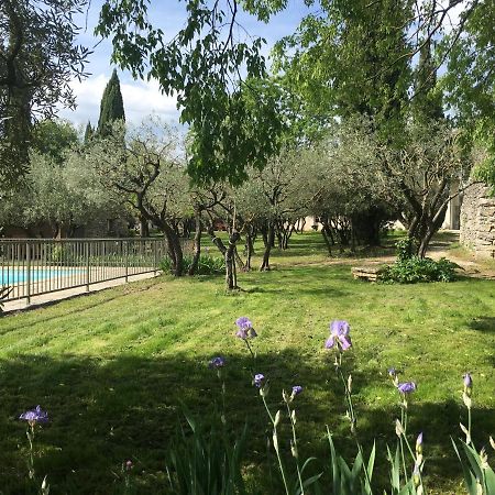 Les Olivettes Le Mazet Bed & Breakfast Uzès Екстериор снимка