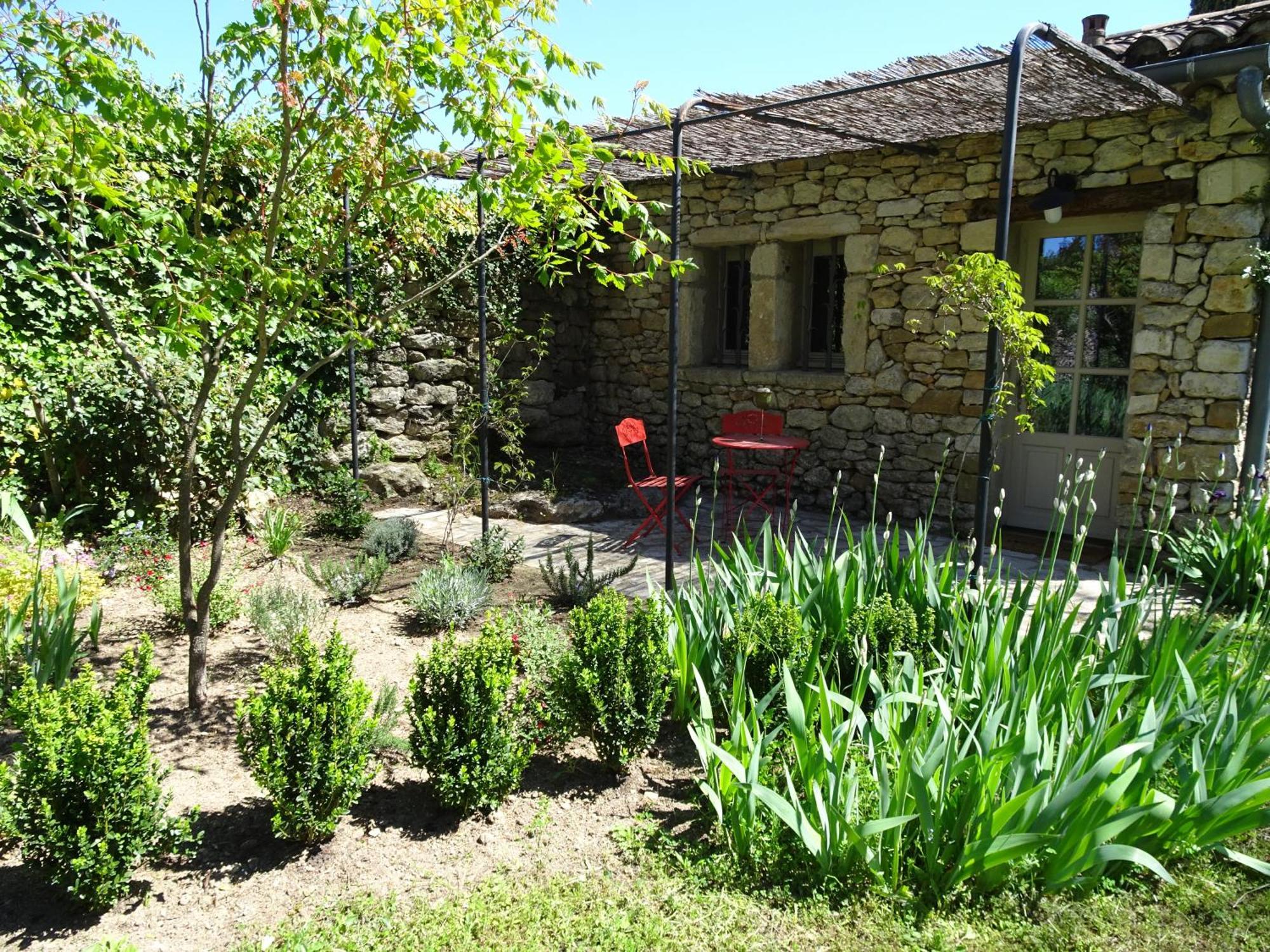 Les Olivettes Le Mazet Bed & Breakfast Uzès Екстериор снимка