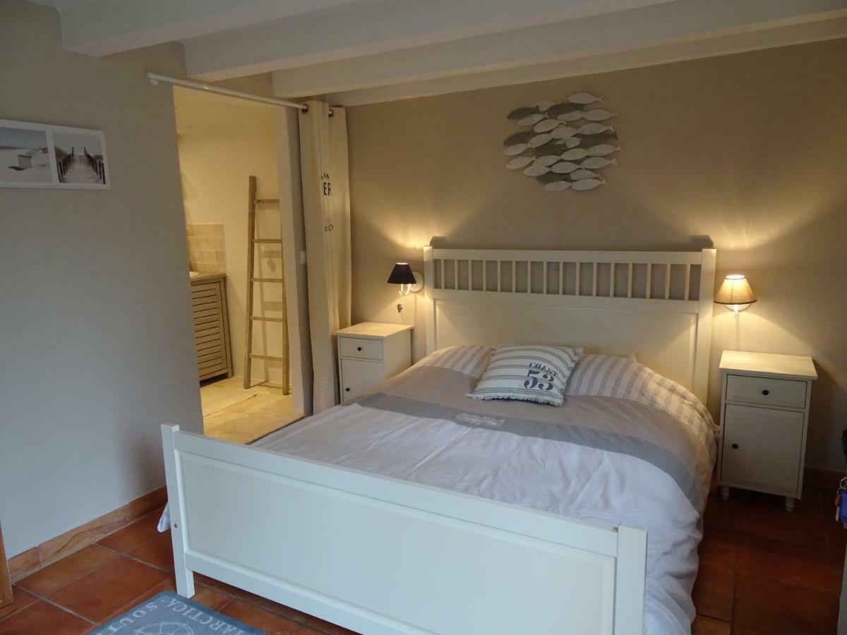Les Olivettes Le Mazet Bed & Breakfast Uzès Екстериор снимка